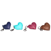 Cargar imagen en el visor de la galería, Leather heart key holders