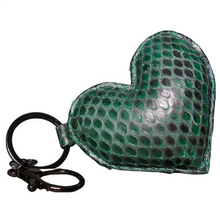 Cargar imagen en el visor de la galería, Green Leather Heart Key Holder and Charm