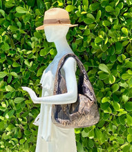 Load image into Gallery viewer, Black Shoulder Bag in Genuine Python Leather