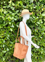Load image into Gallery viewer, Camel Python Leather Tassel Tote Shopper bag
