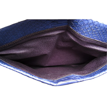 Cargar imagen en el visor de la galería, Interior Blue Leather Clutch Bag
