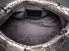 Cargar imagen en el visor de la galería, Bolso de mano extragrande con bola de masa de piel de pitón metalizada plateada
