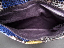 Cargar imagen en el visor de la galería, interior Yellow and Blue Clutch Bag
