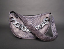 Cargar imagen en el visor de la galería, Grey Snakeskin Python Leather Croissant Shoulder Bag
