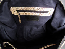 Cargar imagen en el visor de la galería, Interior Beige and Black Python Leather Nightingale Tote Shoulder bag
