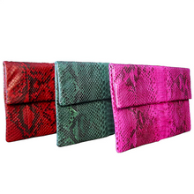 Cargar imagen en el visor de la galería, Foldover clutch bags
