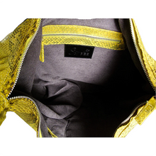 Cargar imagen en el visor de la galería, Interior Yellow and Gray Stonewashed Jumbo XL Shoulder Bag
