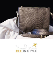Cargar imagen en el visor de la galería, Bee In Style Black Snakeskin Python Leather Crossbody or Clutch Bag
