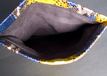 Cargar imagen en el visor de la galería, interior Yellow Blue Clutch Bag
