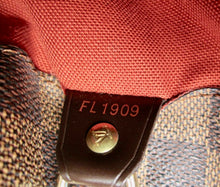 Cargar imagen en el visor de la galería, Bolso de hombro Clifton de lona Damier de Louis Vuitton
