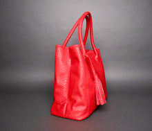 Cargar imagen en el visor de la galería, Side Tassel Red Leather Tote Bag
