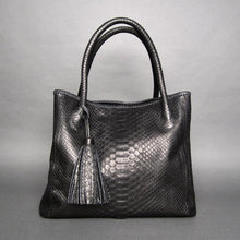 Cargar imagen en el visor de la galería, Black Python Leather Tassel Tote Shoulder bag
