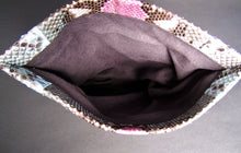 Cargar imagen en el visor de la galería, Bolso clutch de cuero color aguamarina lila multicolor
