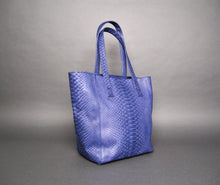 Load image into Gallery viewer, Blue Python Leather Tassel Tote Shopper bag
