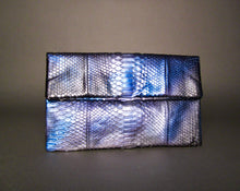 Cargar imagen en el visor de la galería, Midnight Blue Clutch Bag
