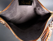 Cargar imagen en el visor de la galería, interior Glazed Brown Clutch Bag
