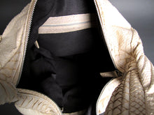 Cargar imagen en el visor de la galería, Off White Python Leather Hobo Bag interior
