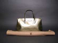 Load image into Gallery viewer, Louis Vuitton Vert Bronze Vernis Leather Wilshire PM Handbag
