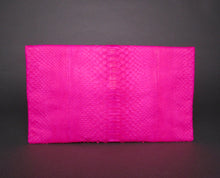 Cargar imagen en el visor de la galería, Back Fuchsia Pink Clutch Bag 
