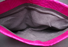 Cargar imagen en el visor de la galería, interior Fuchsia Pink Clutch Bag 
