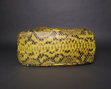 Cargar imagen en el visor de la galería, Yellow and Black Python Snakeskin Leather Large Hobo Bag bottom
