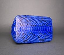Load image into Gallery viewer, Blue Cobalt Python Leather Bucket Shoulder bag
