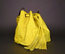 Load image into Gallery viewer, Yellow Leather Bucket Shoulder bag
